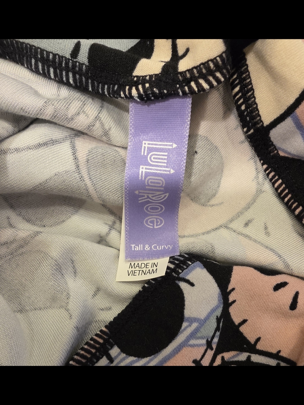 LulaRoe Jack Skellington Nightmare Before Christmas (Tall And Curvy) Leggings - Picture 3 of 4